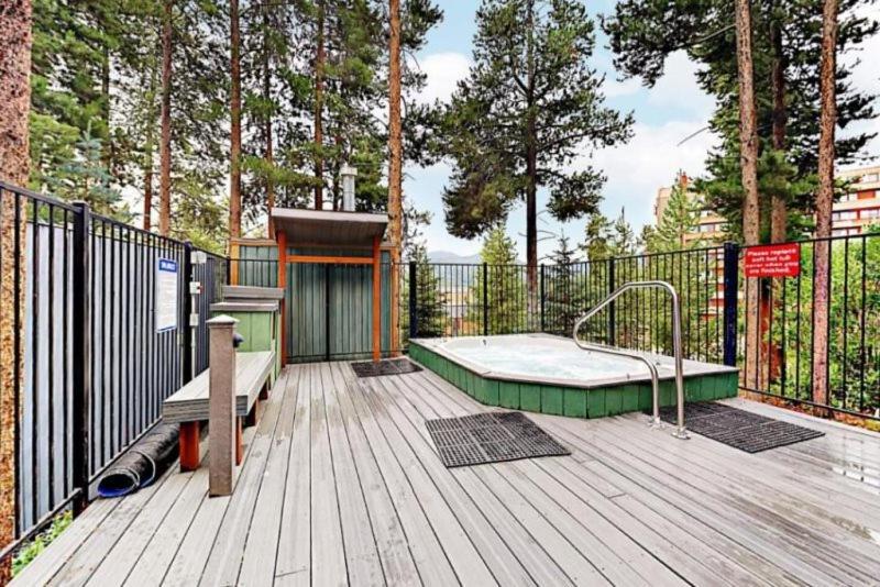 Renovated 2 Bedroom Condo Next To Snowflake Lift - Walk To Lifts And Town! Breckenridge Exteriör bild